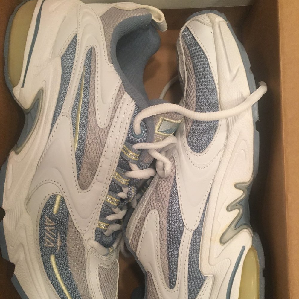 Avia women's white/light blue/grey running shoes